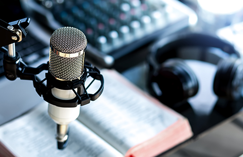 MicrophoneBibleEarphonesComputer_2199482713